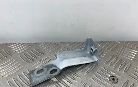 Audi Q5 SQ5 Fender mounting bracket 80A821433A