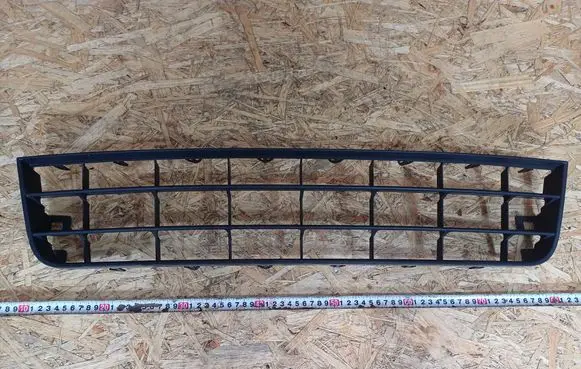 Volkswagen Golf V Front bumper lower grill 1K0853677A