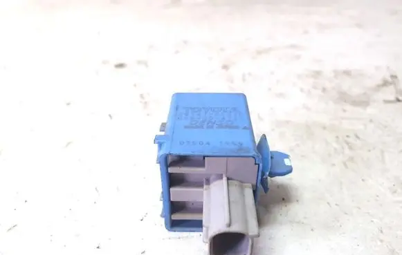 Toyota Avensis T270 Other relay 8974705010