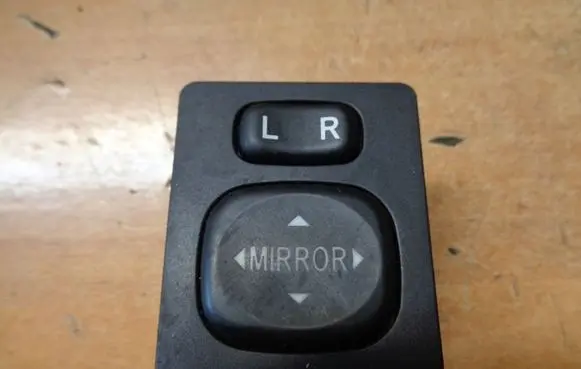 Toyota Auris E180 Wing mirror switch 769746 183640