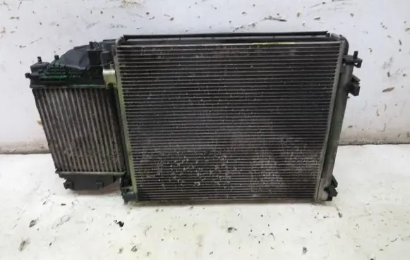 Nissan X-Trail T32 Coolant radiator 921009251R