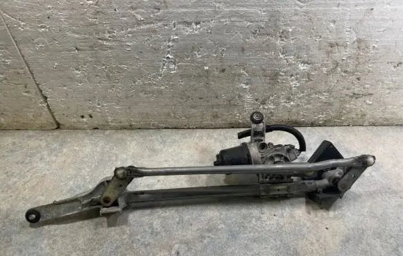 Front wiper linkage and motor