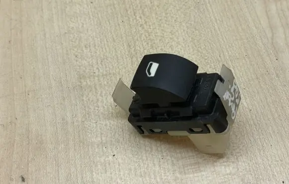 Peugeot 508 Electric window control switch 13820