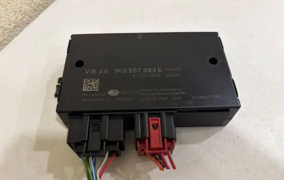 Skoda Octavia Mk2 (1Z) Tow bar trailer control unit/module 1K0907383E