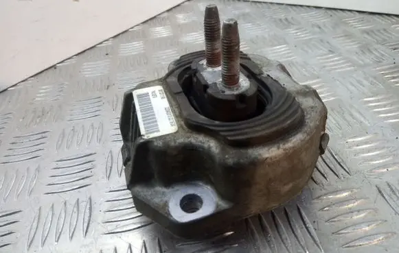 Jeep Grand Cherokee Gearbox mount 68103111AB