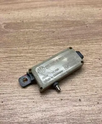 BMW 5 E39 Antenna control unit 8368886