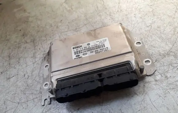 KIA Sorento Engine control unit/module 86B4TI01