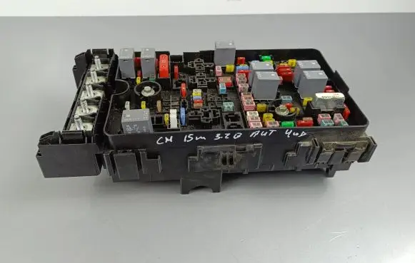 Jeep Cherokee Fuse module P68264530AD