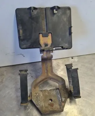 Volkswagen Transporter - Caravelle T4 Battery bracket 7D0915303A