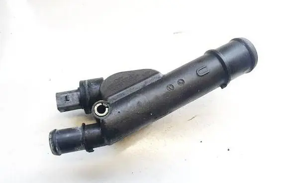 Volkswagen PASSAT B6 Engine coolant pipe/hose 03G121132 03G121132B
