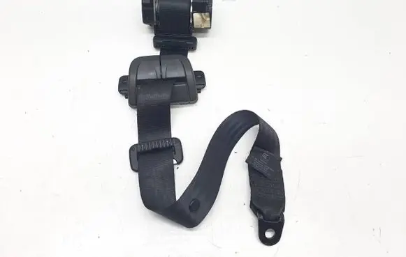 Volvo S40 Middle seatbelt (rear) 8639555