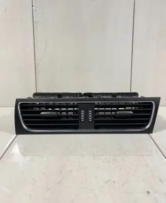 Audi A5 8T 8F Quarter panel pressure vent 8T2820951B