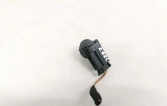 Volkswagen PASSAT B5 Interior temperature sensor 1H0907543A