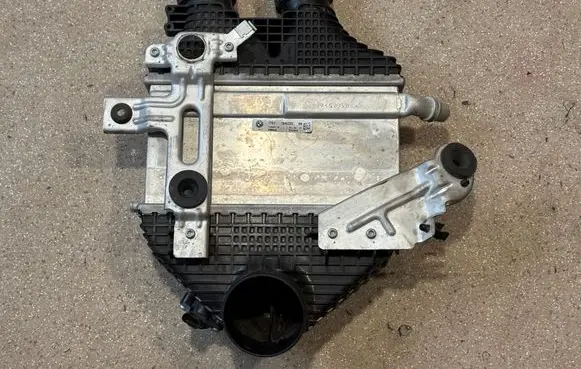 BMW M4 F82 F83 Intercooler radiator 7846235