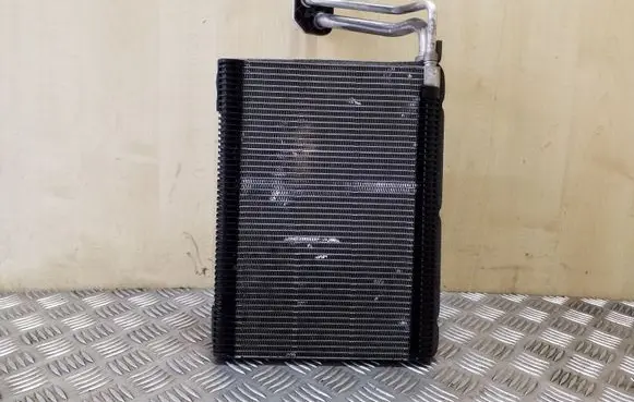 BMW 3 F30 F35 F31 Air conditioning (A/C) radiator (interior) 