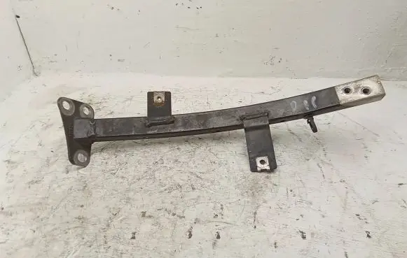 Audi A8 S8 D4 4H Fender mounting bracket 4H0821394