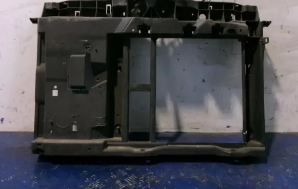 Peugeot 207 CC Front bodywork piece 