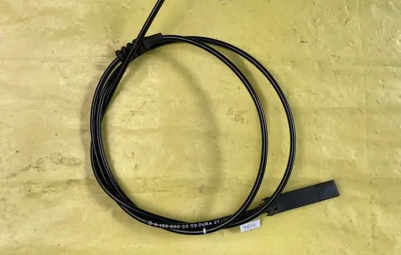 Mercedes-Benz B W245 Engine bonnet/hood lock release cable A1698800359