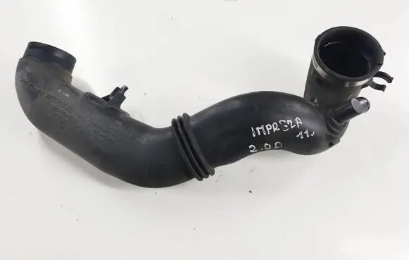 Subaru Impreza III Air intake hose/pipe A12AG05