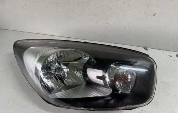 KIA Picanto Headlight/headlamp 92102-1y0