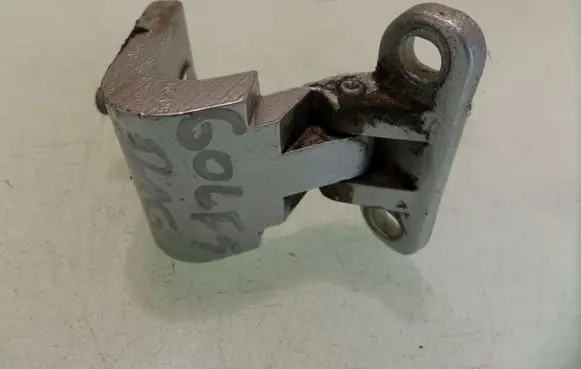 Volkswagen Golf V Tailgate/trunk/boot hinge