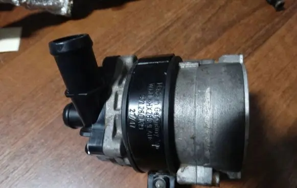 Porsche 997 Engine coolant pipe/hose