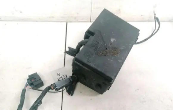 Volvo V50 Fuse box set 518818000 8688040