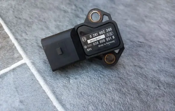 Volkswagen PASSAT B6 Air pressure sensor 038906051B 0281002399