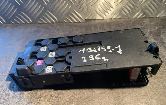 Mercedes-Benz CLS C219 Fuse module A2115452301
