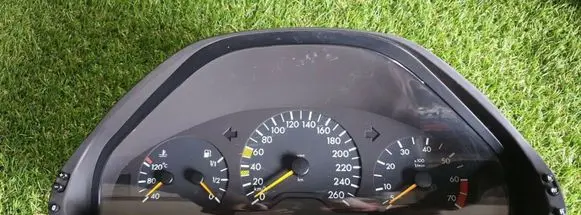 Mercedes-Benz E W210 Speedometer (instrument cluster) 2105409547