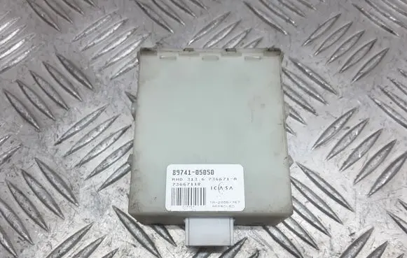 Toyota Avensis T250 Door control unit/module 8974105050