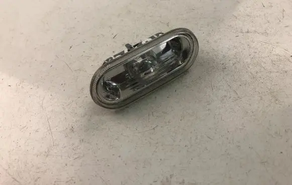 Volkswagen PASSAT B5 Front indicator light 1J0949117