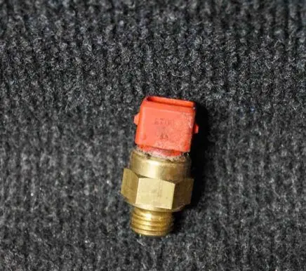BMW X5 E53 Oil temperature sensor 1741900