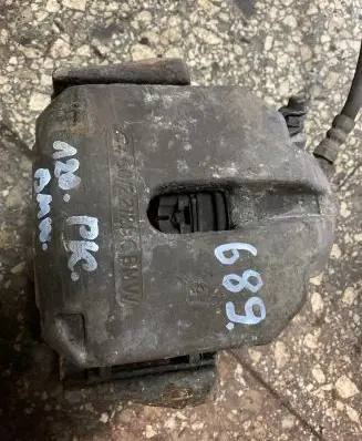 BMW 5 E39 Front brake caliper 6022296