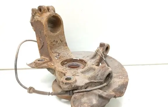 Front wheel hub spindle knuckle