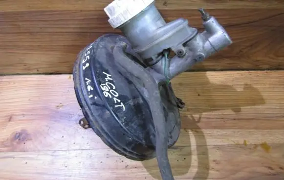 Mitsubishi Colt Brake booster