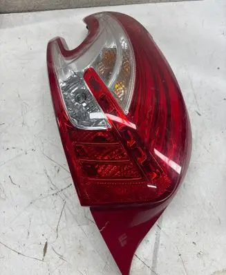 Peugeot 208 Rear/tail lights 79998D