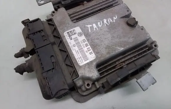 Volkswagen Touran I Engine control unit/module 03G906016BQ