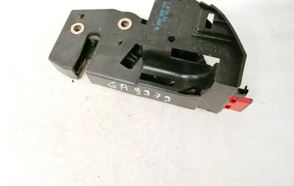Skoda Octavia Mk2 (1Z) Seat back rest lock catch 1K0885682B 143104