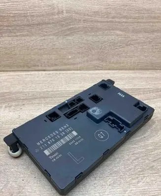 Mercedes-Benz E W211 Door control unit/module 2118701326