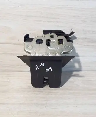 Audi A4 S4 B8 8K Tailgate/trunk/boot lock/catch/latch 8K9827520