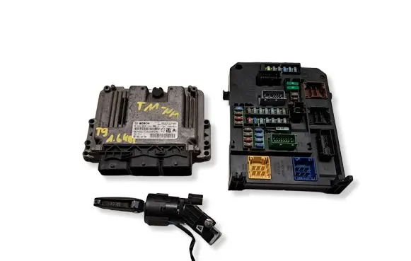 Peugeot 308 Engine ECU kit and lock set 9808016480 9806687880