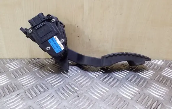 Renault Laguna II Accelerator throttle pedal 8200003392 6PV00811901