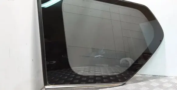 Toyota Land Cruiser (J150) Rear side window