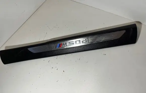 Front sill trim cover
