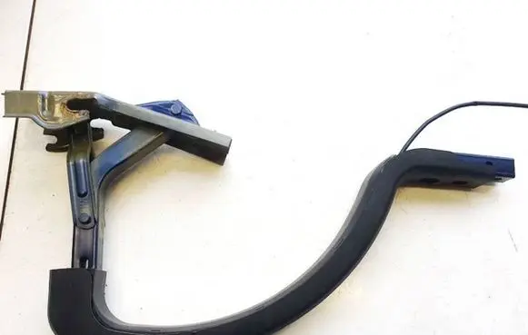 Toyota Avensis T270 Tailgate/trunk/boot hinge