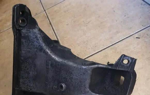 Audi A6 S6 C4 4A Engine mounting bracket 4A0199308D 4A0199306B