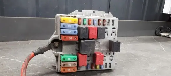 Fiat Punto (188) Fuse box set 46835593