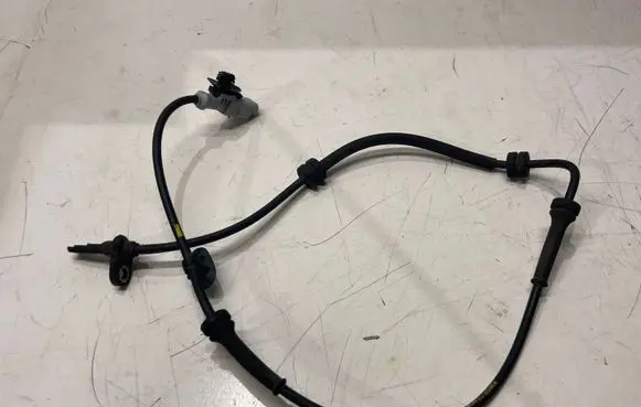 Peugeot 3008 II ABS brake wheel speed sensor 9814730080