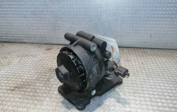 Ford Transit Oil filter mounting bracket